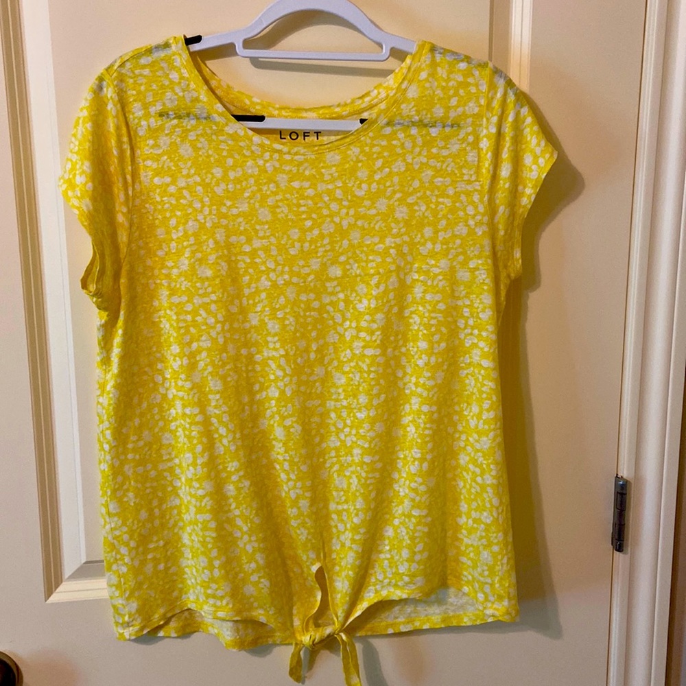 Size L LOFT yellow floral tie waist tee